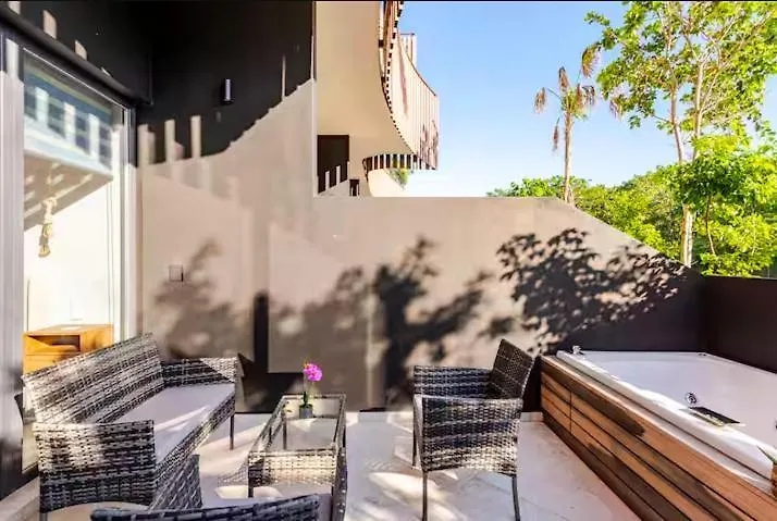 Apartment With Private Jacuzzi, Rooftop Pools & Free Beach Club 图卢姆