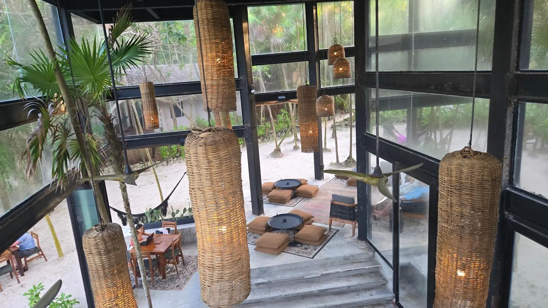 Apartment With Private Jacuzzi, Rooftop Pools & Free Beach Club 툴룸