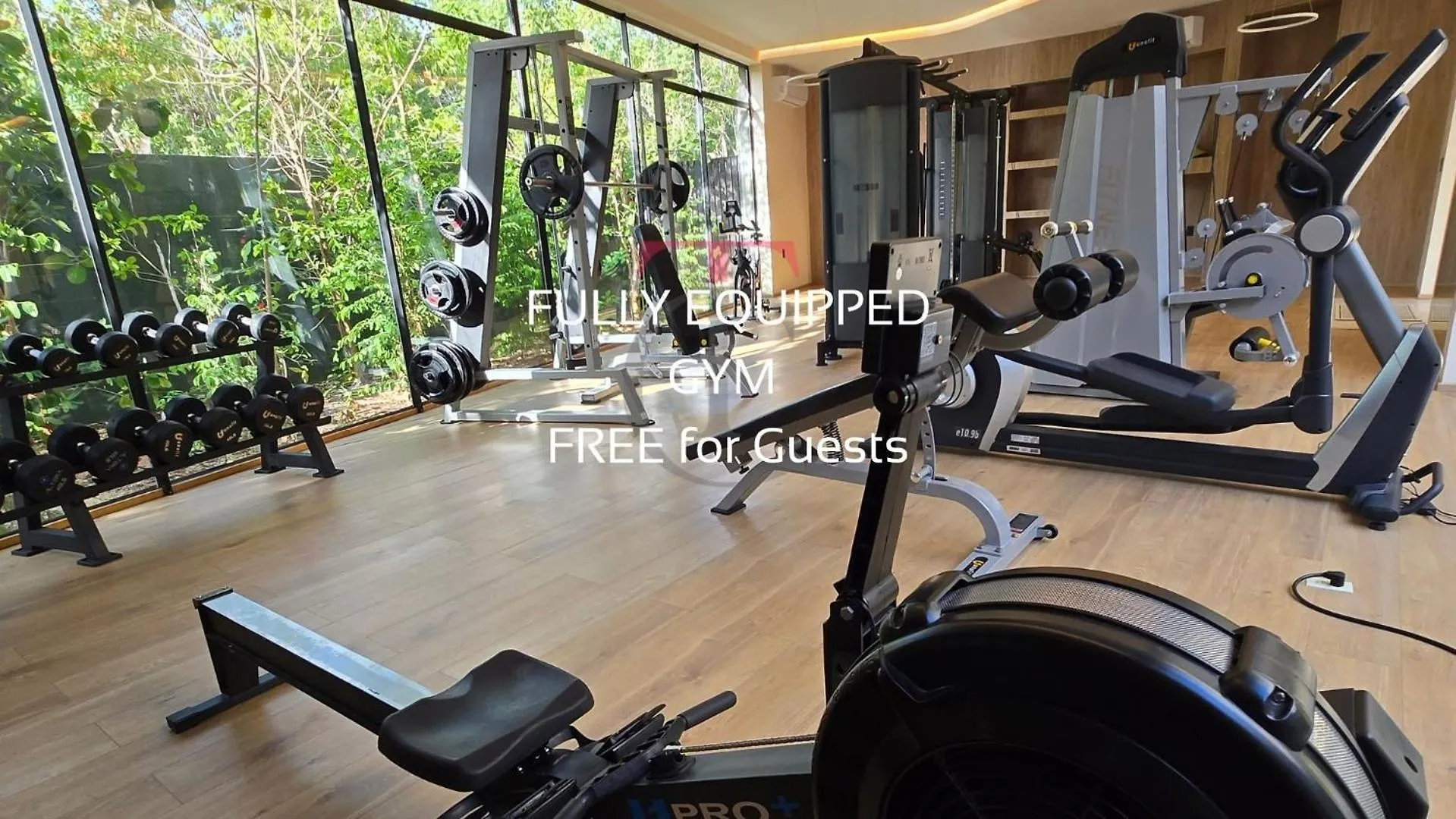 Apartment With Private Jacuzzi, Rooftop Pools & Free Beach Club 툴룸 0*,