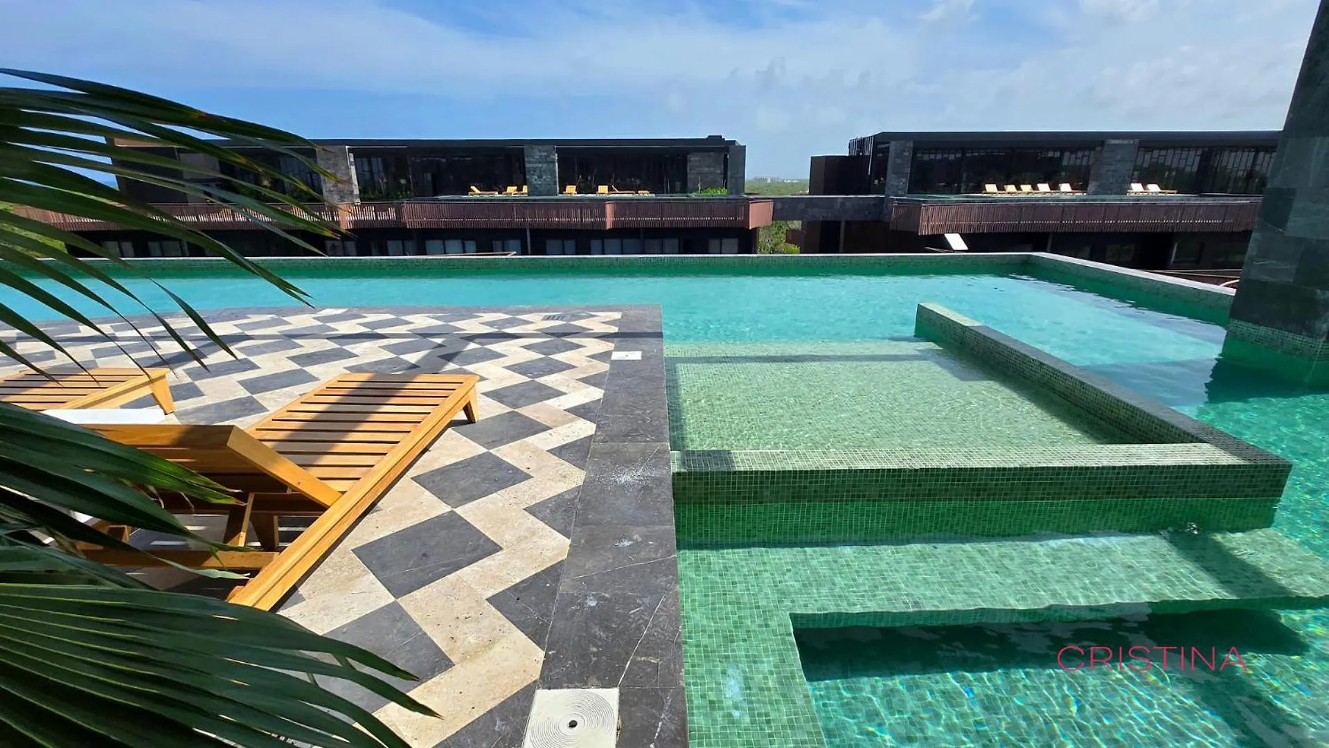 Apartment With Private Jacuzzi, Rooftop Pools & Free Beach Club 툴룸 0*,